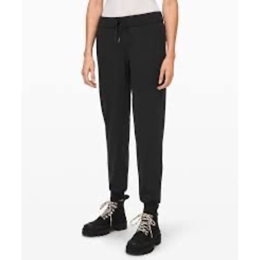 Lululemon On the Fly Jogger Women‎ 12 Black Luxtreme Travel Athleisure Commuter